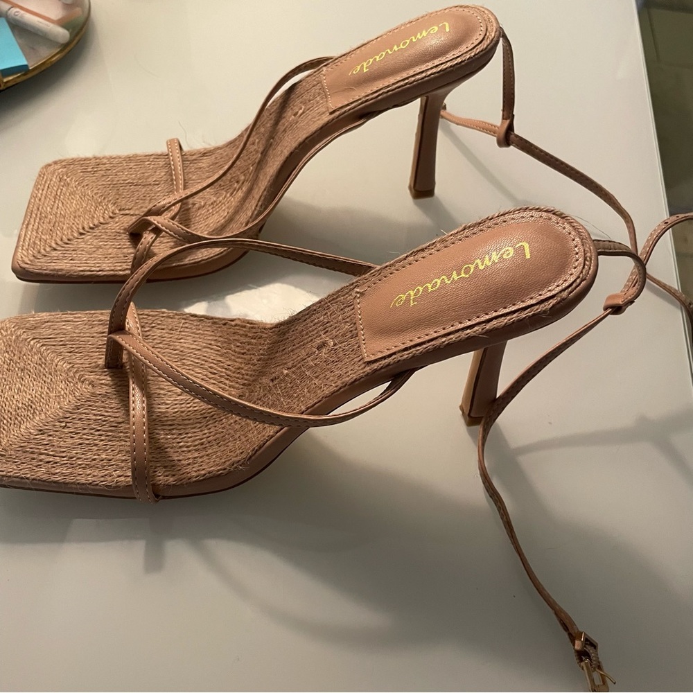 Beachy heels